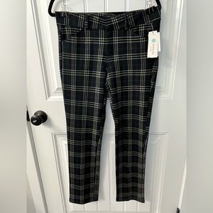 Hunter green plaid crop straight leg pants size 4.  Never worn.